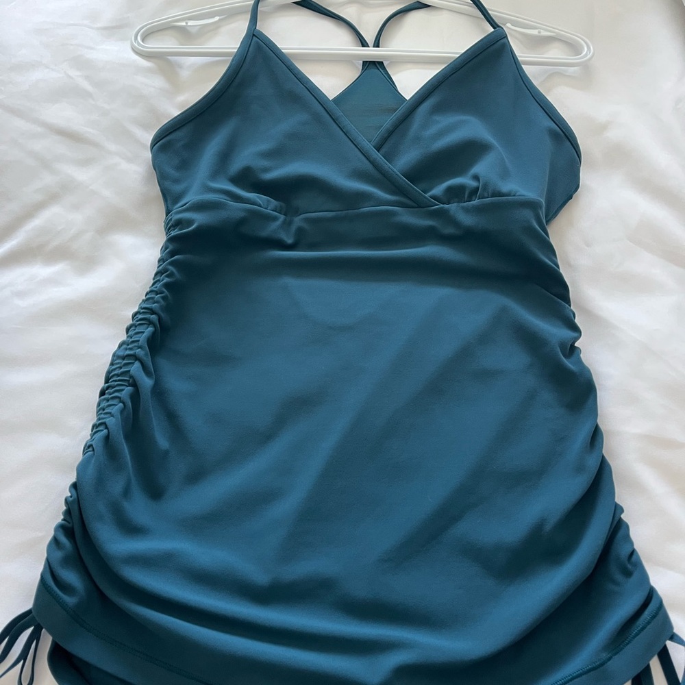 lululemon shirred workout top-size 8